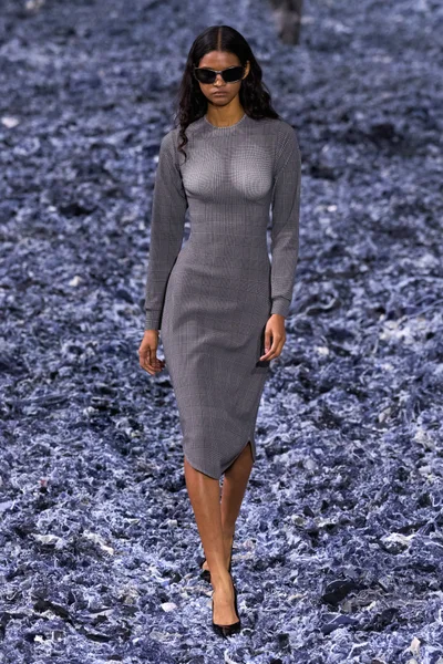 Look 15